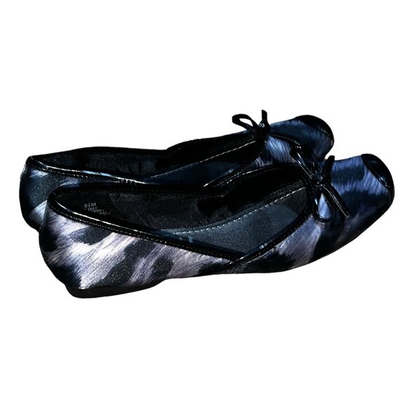 Sam & Libby Zees Shiny Canvas Abstract Bow Front Flat Shoes Sz 5.5 M Womens Blac - Picture 4 of 13